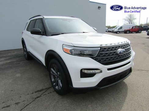 Certified 2023 Ford Explorer XLT w/ Equipment Group 202A AWD/4WD image 9