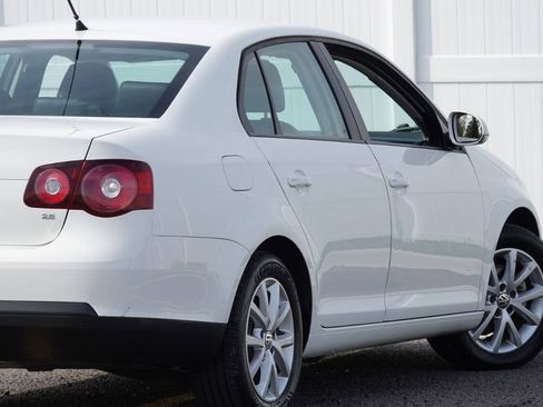Used 2010 Volkswagen Jetta Limited Edition FWD image 60