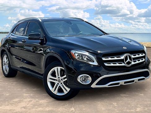 Used 2019 Mercedes-Benz GLA 250 w/ Premium Package image 3