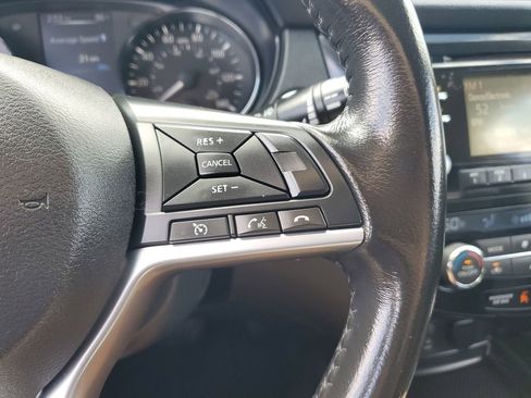 Used 2017 Nissan Rogue SV FWD image 29