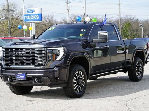 Used 2024 GMC Sierra 3500 Denali Ultimate AWD/4WD image 3