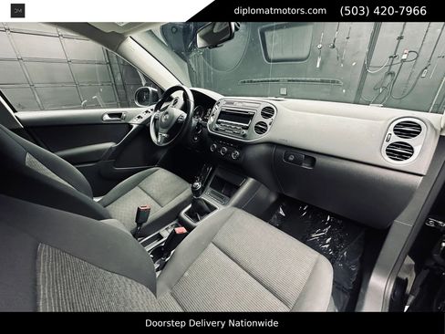 Used 2014 Volkswagen Tiguan S FWD image 18