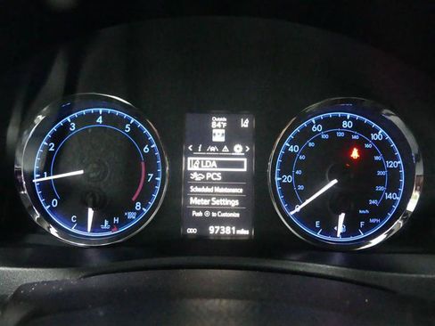 Used 2018 Toyota Corolla SE FWD image 31