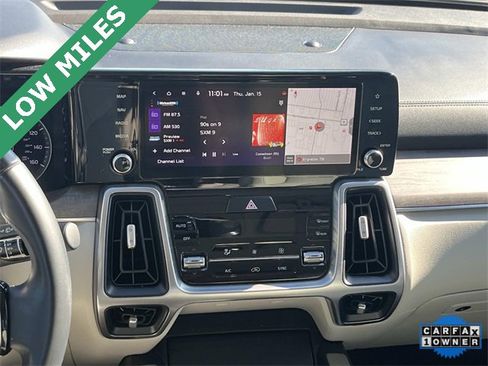 Used 2022 Kia Sorento EX w/ Panoramic Sunroof Package image 16