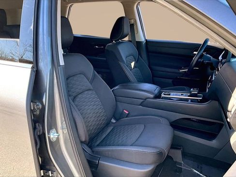 Certified 2022 Nissan Pathfinder SV image 28