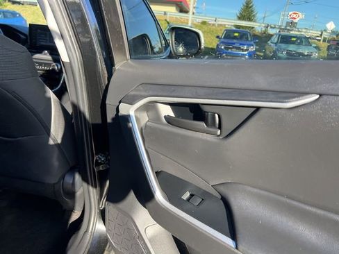 Used 2022 Toyota RAV4 LE image 47