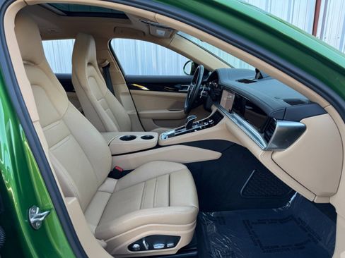 Used 2021 Porsche Panamera 4 image 16
