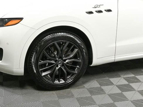 New 2024 Maserati Levante GT Ultima image 25