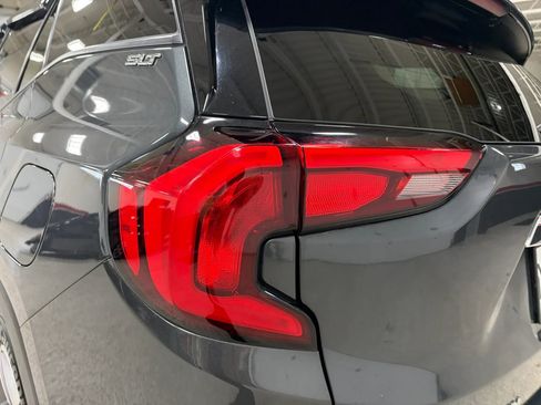 Used 2018 GMC Terrain SLT image 8