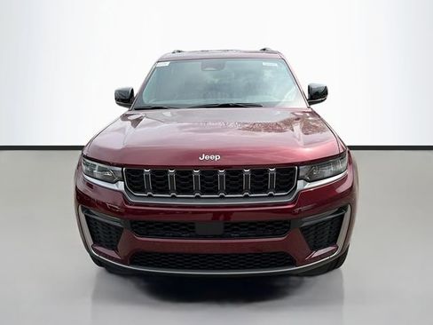 New 2026 Jeep Grand Cherokee L Limited AWD/4WD image 4