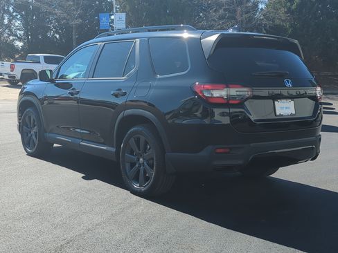 New 2026 Honda Pilot Sport image 5