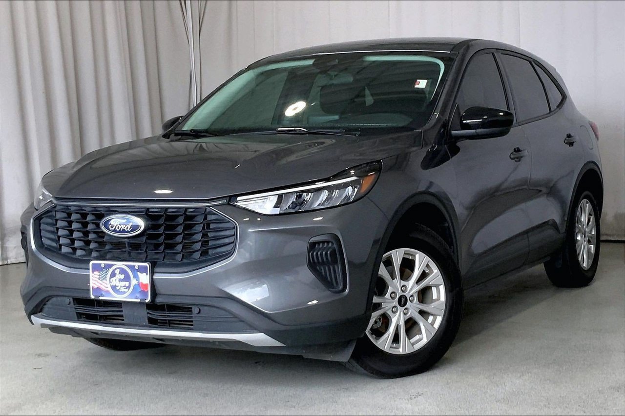 Used 2025 Ford Escape Active FWD image 2