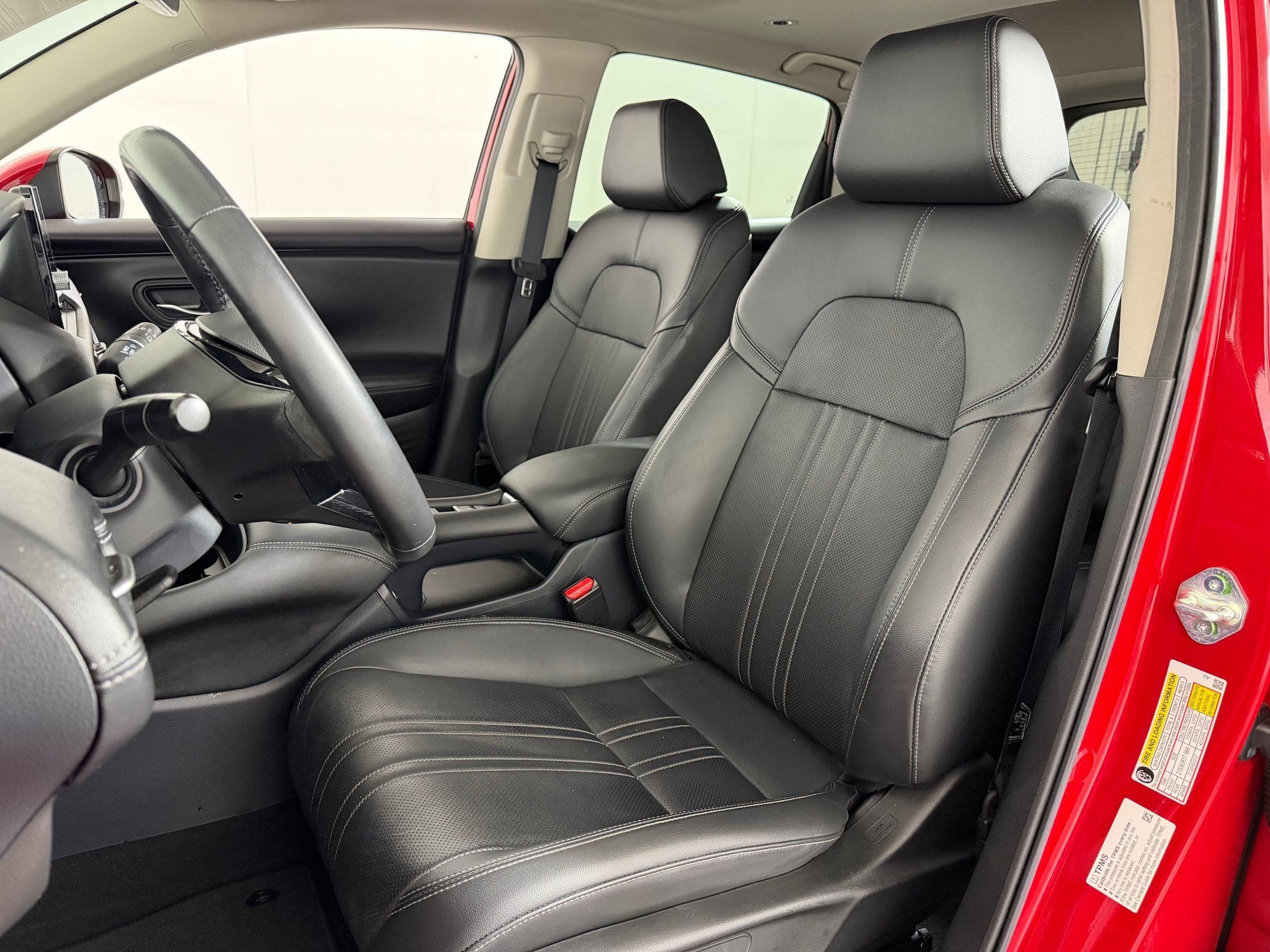 Used 2023 Honda HR-V EX-L image 4