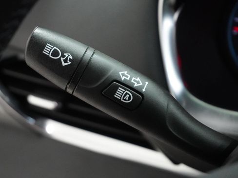 Used 2022 Chevrolet Traverse LT image 23