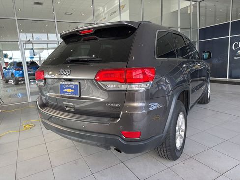 Used 2018 Jeep Grand Cherokee Laredo image 4
