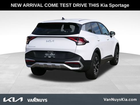 Used 2023 Kia Sportage EX image 3