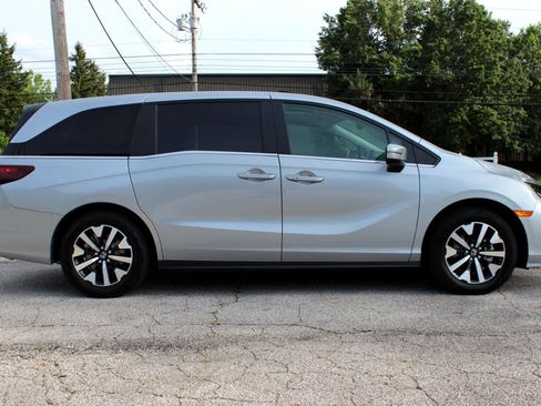 Used 2025 Honda Odyssey EX-L image 6