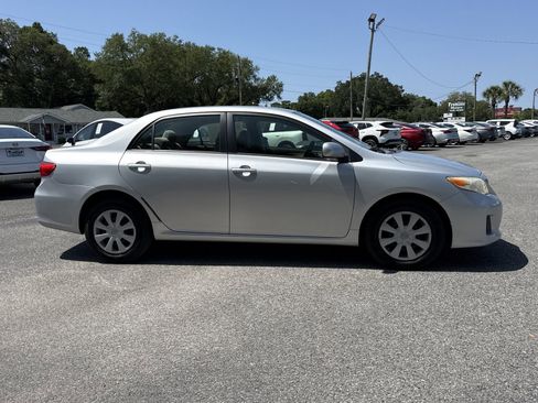 Used 2011 Toyota Corolla LE FWD image 7