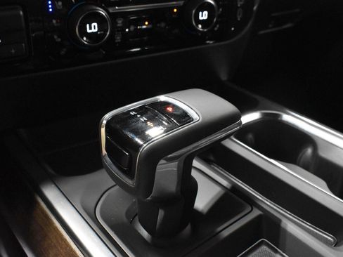 Used 2026 Chevrolet Silverado 1500 High Country w/ Technology Package AWD/4WD image 16