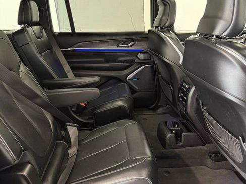 Used 2022 Jeep Grand Cherokee L Overland w/ Advanced Protech Group III image 25