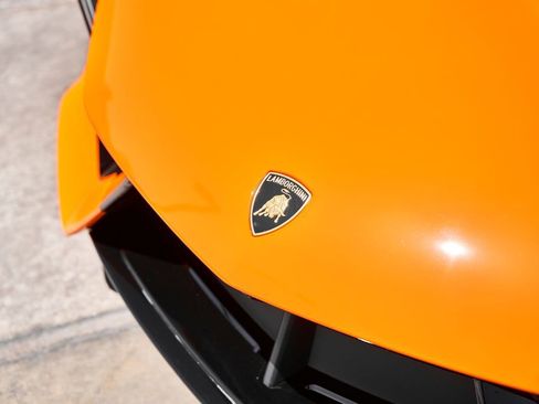 Used 2024 Lamborghini Revuelto AWD/4WD image 8