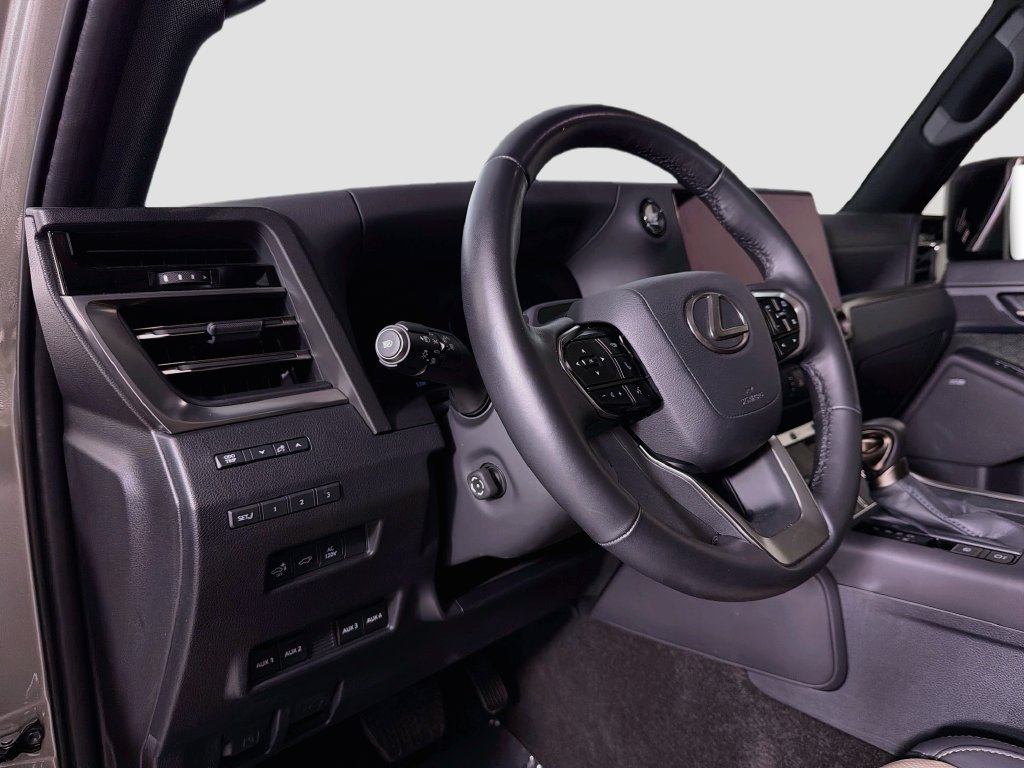 Used 2026 Lexus GX 550 w/ Accessory Package (CT) AWD/4WD image 9