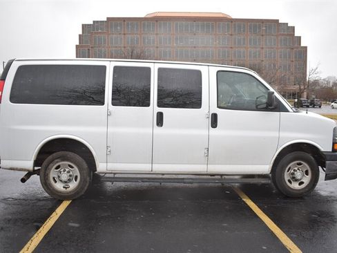 Used 2017 Chevrolet Express 2500 LT w/ LT Preferred Equipment Group image 8