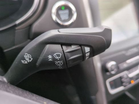 Used 2020 Ford Fusion SE image 25