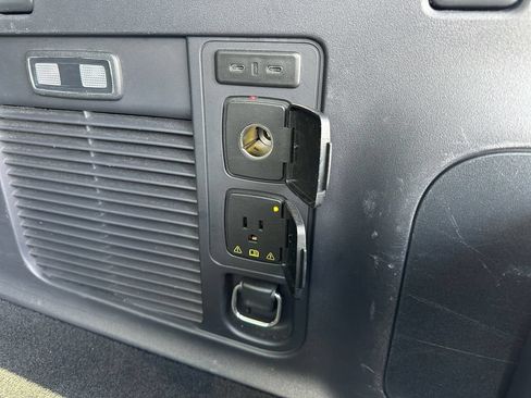 Used 2025 Ford Expedition Max Platinum AWD/4WD image 40