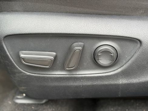 Used 2025 Toyota RAV4 XLE AWD/4WD image 21