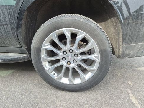 Used 2022 Chevrolet Tahoe LT w/ Luxury Package image 9