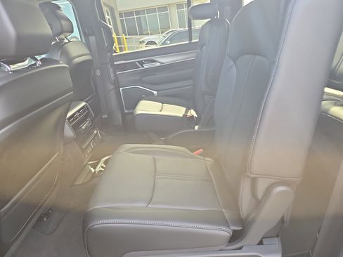 New 2026 Jeep Grand Wagoneer SERIES 2 4 w/ Premium Group I image 9