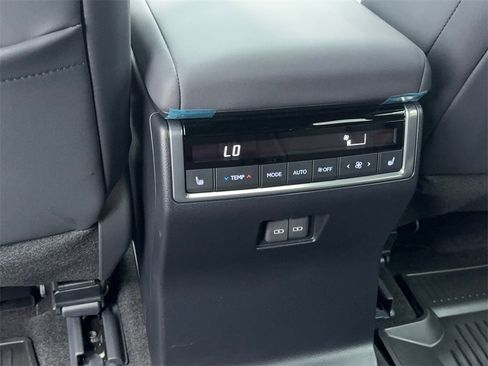 Used 2025 Lexus GX 550 image 41