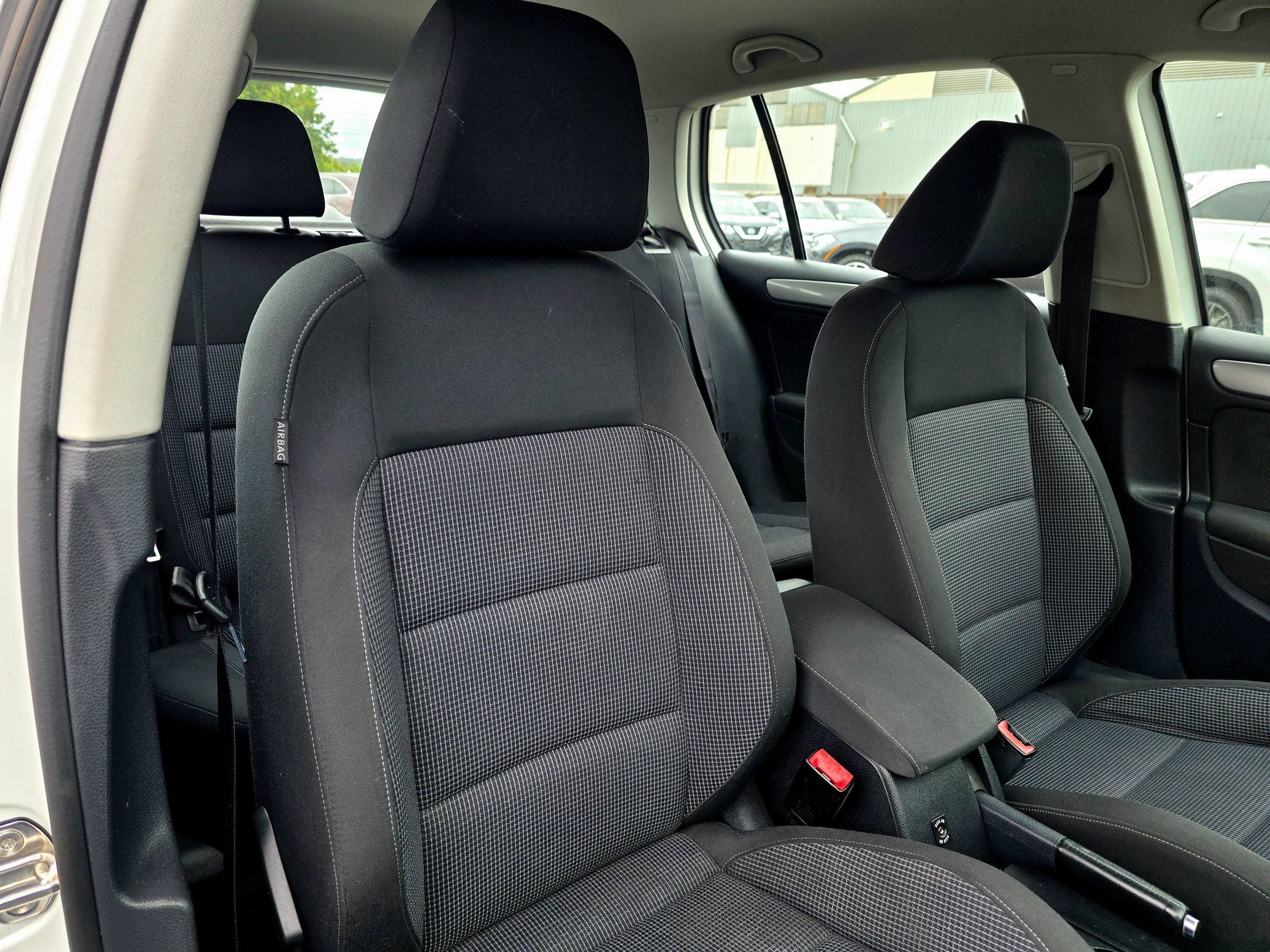 Used 2013 Volkswagen Golf TDI FWD image 45