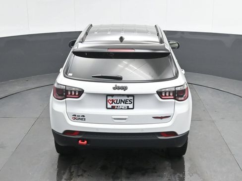 Used 2025 Jeep Compass Trailhawk AWD/4WD image 27