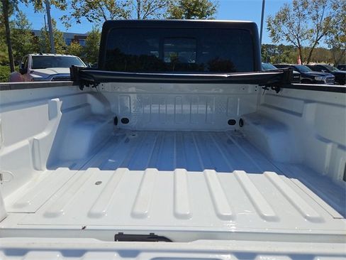 Used 2023 Jeep Gladiator Sport image 7