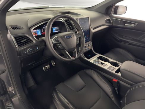 Used 2021 Ford Edge ST image 4