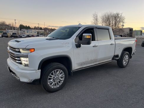 Used 2022 Chevrolet Silverado 2500 High Country w/ Technology Package image 4