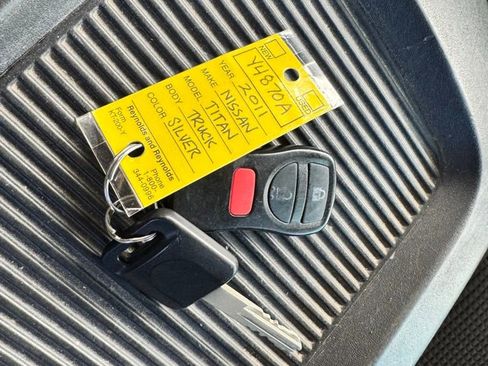 Used 2011 Nissan Titan SV RWD image 17