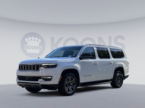 Used 2024 Jeep Wagoneer L Series II w/ Flexible Seating Group image 1