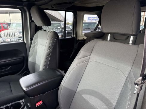 Used 2021 Jeep Wrangler Unlimited Sport image 23