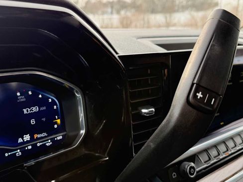 Used 2022 Chevrolet Silverado 1500 LT image 18