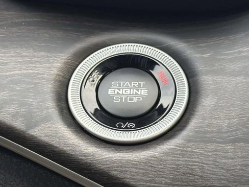 New 2025 Jeep Grand Cherokee L Limited w/ Luxury Tech Group II image 37