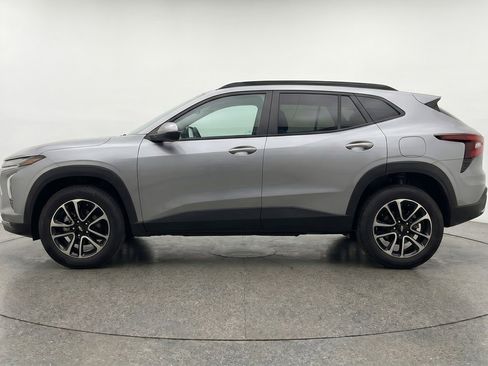 Used 2025 Chevrolet TrailBlazer LT w/ Driver Confidence Package AWD/4WD image 5