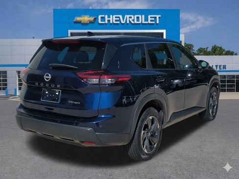 Used 2024 Nissan Rogue SV AWD/4WD image 6