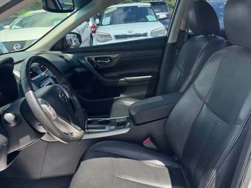 Used 2015 Nissan Altima 2.5 SL w/ Technology Package FWD image 7