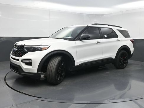 Used 2023 Ford Explorer ST w/ Equipment Group 401A AWD/4WD image 23