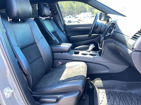 Used 2019 Jeep Grand Cherokee Altitude RWD image 23