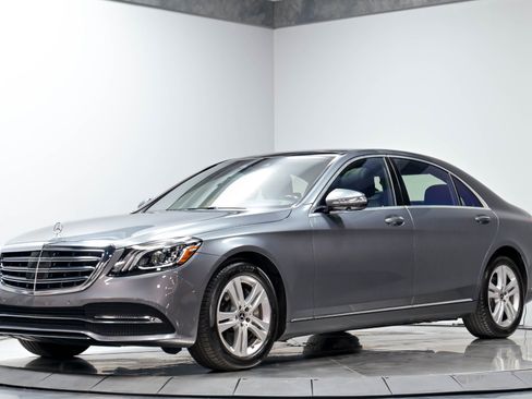 Used 2019 Mercedes-Benz S 560 4MATIC Sedan w/ Premium Package image 2