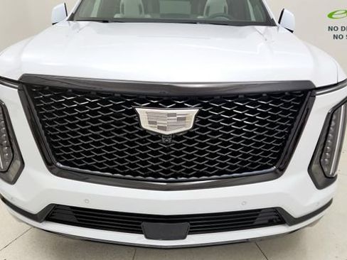 Used 2026 Cadillac Escalade Platinum Sport w/ LPO, ONYX Package AWD/4WD image 24